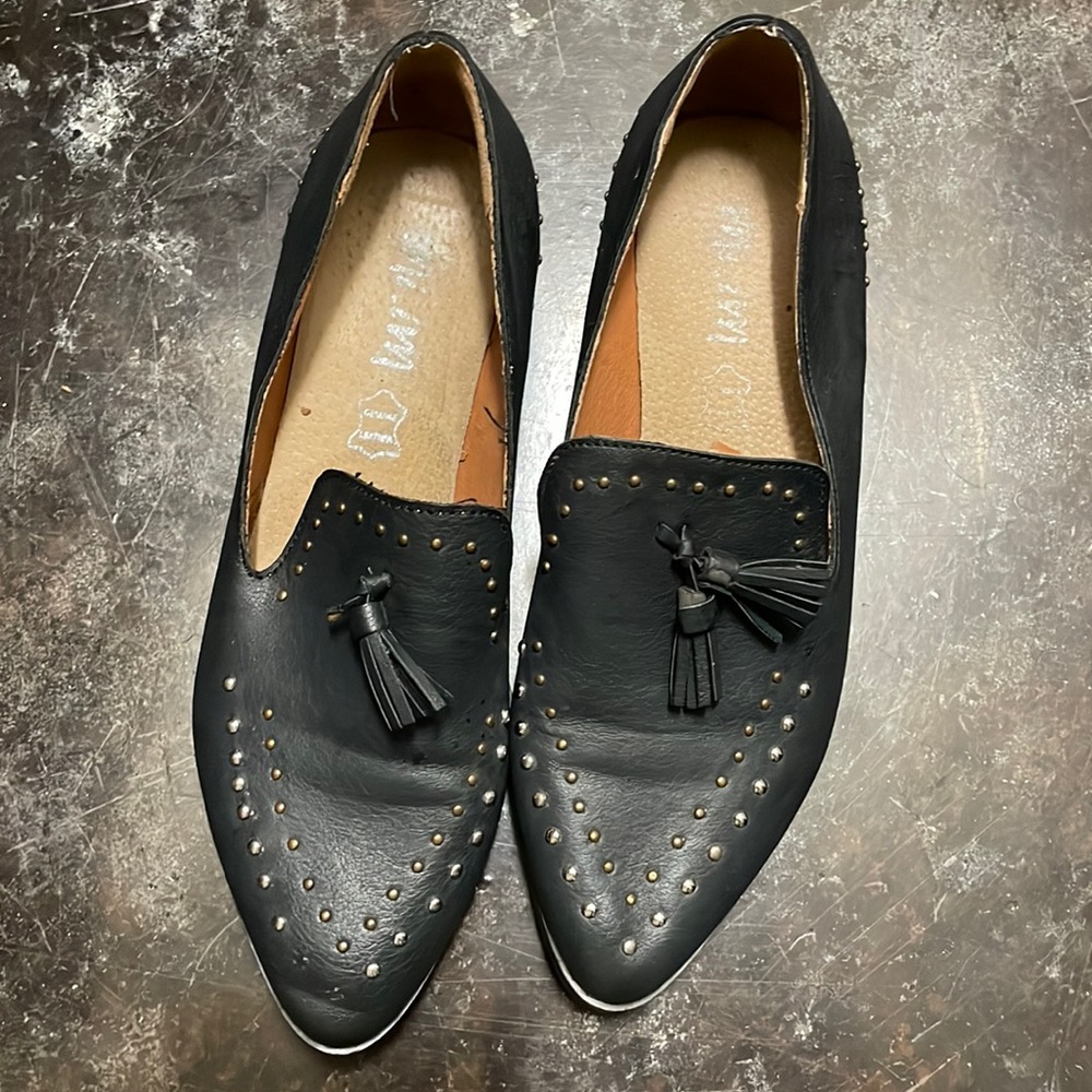 Black shoes
